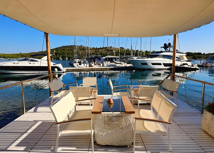 By The Sea Cove Golubovac, Kornati - 23062 * Bizikovica